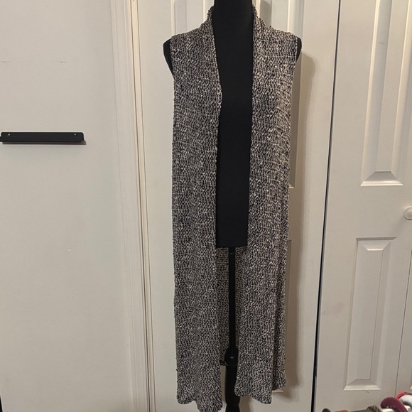 Sans Souci Black and White Maxi Vest - Picture 1 of 5